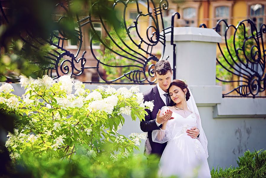 Wedding photographer Marina Alekseeva (akvamarin). Photo of 8 October 2019