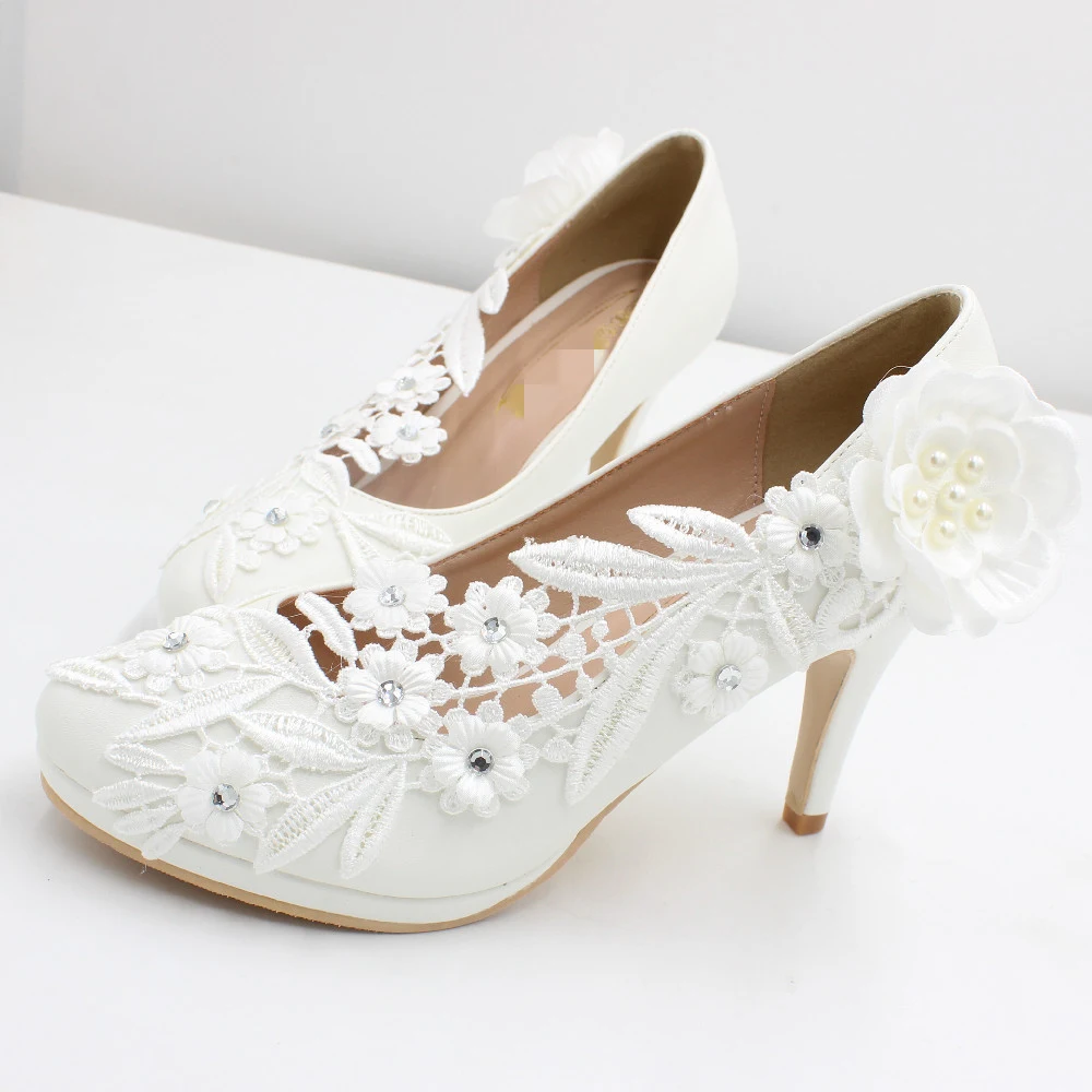 Title 6, Escarpins de mariage à talons aiguilles avec fl...