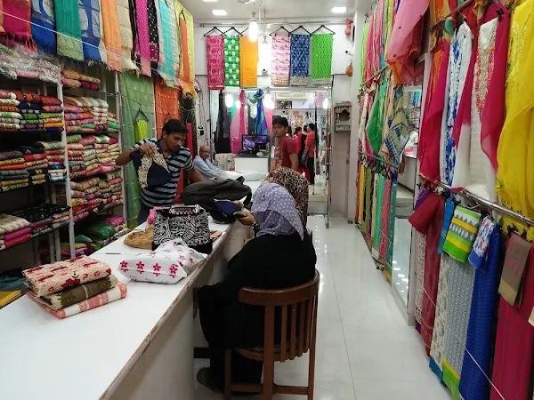 New Hindmata Cloth Market photo 