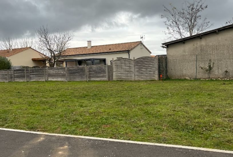  Vente Terrain + Maison - Terrain : 429m² - Maison : 120m² à La Couronne (16400) 