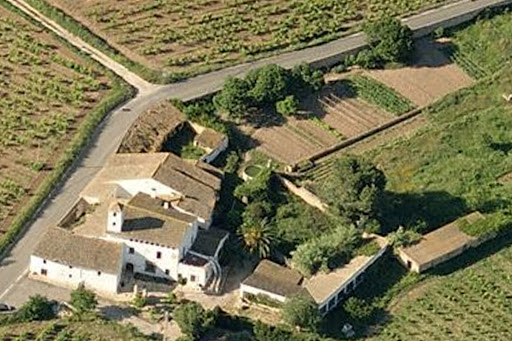 Corps de ferme avec dépendances et jardin 5