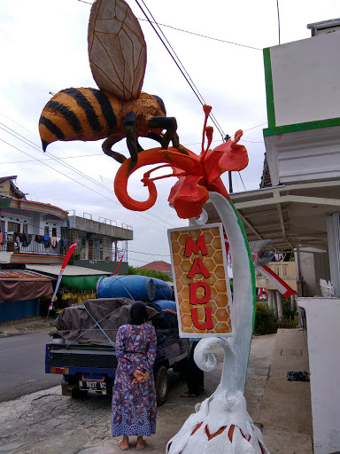 Bee Statue