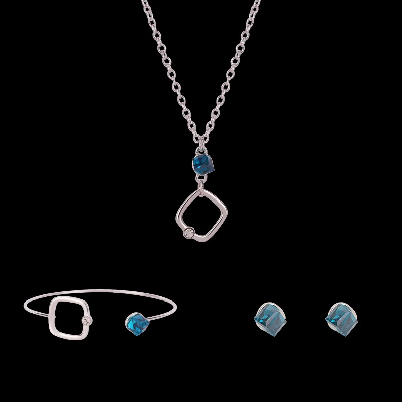 Ensemble de trois accessoires géométriques carrés Cold Wind, parfait pour un look tendance et stylé, ajoutant une touche unique.