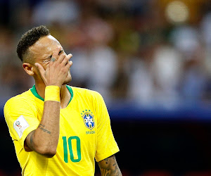 Sous le coup de l'émotion, Neymar fond en larmes 