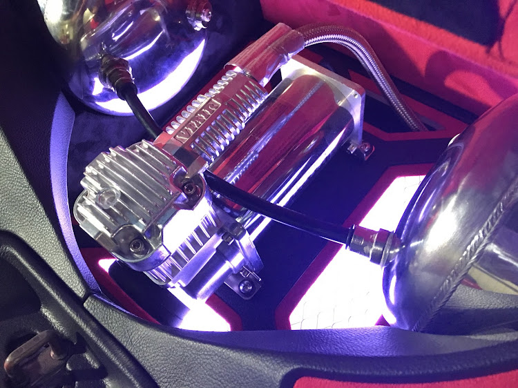 オーマイキーさんが投稿したロックフォード・LEDライティング・ノア・カーオーディオ・ACGに関するカスタム事例の投稿画像5枚目