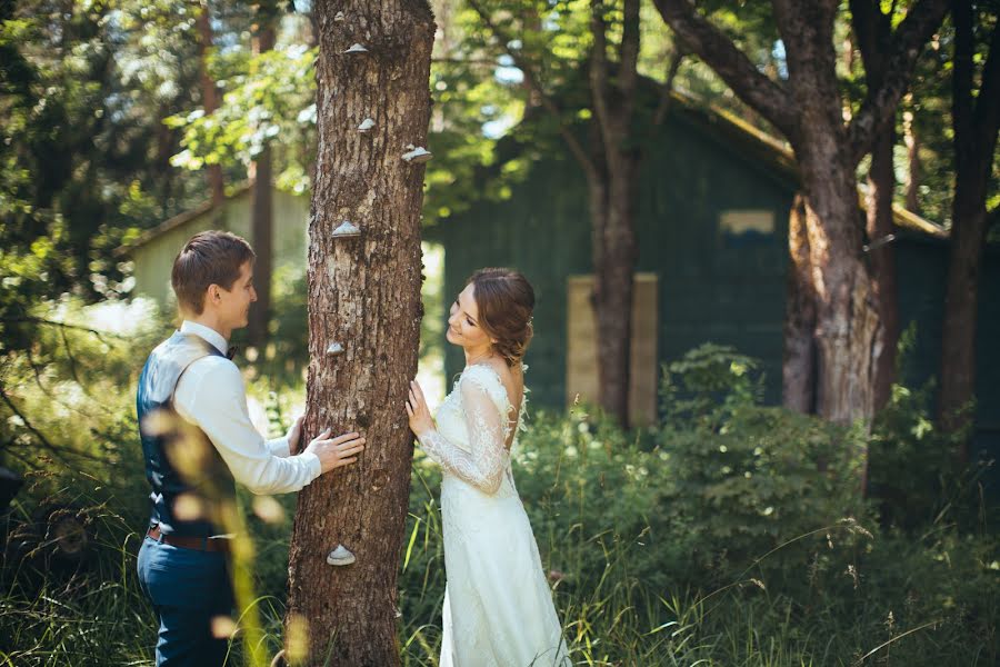 Wedding photographer Eva Isaeva (sisters). Photo of 21 April 2016