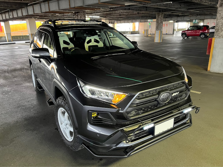 RAV4の雨宿り・ウイポジ・DIY・オフパケ・自己満足に関するカスタム事例の投稿画像3枚目