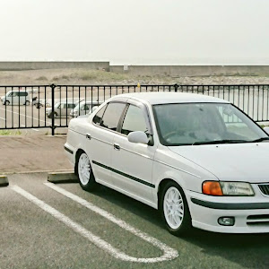 サニー FB15