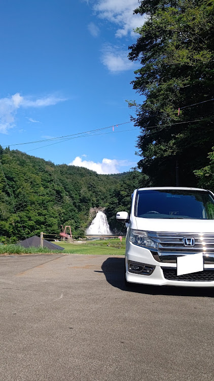 ステップワゴンのお盆休み・クラウン・滝・キャンプ場・ロケ地に関するカスタム事例の投稿画像2枚目