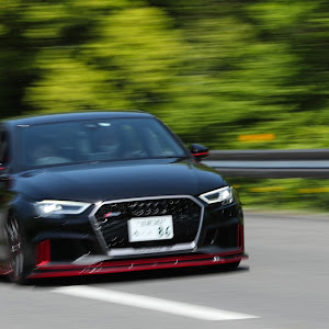 RS3 セダン