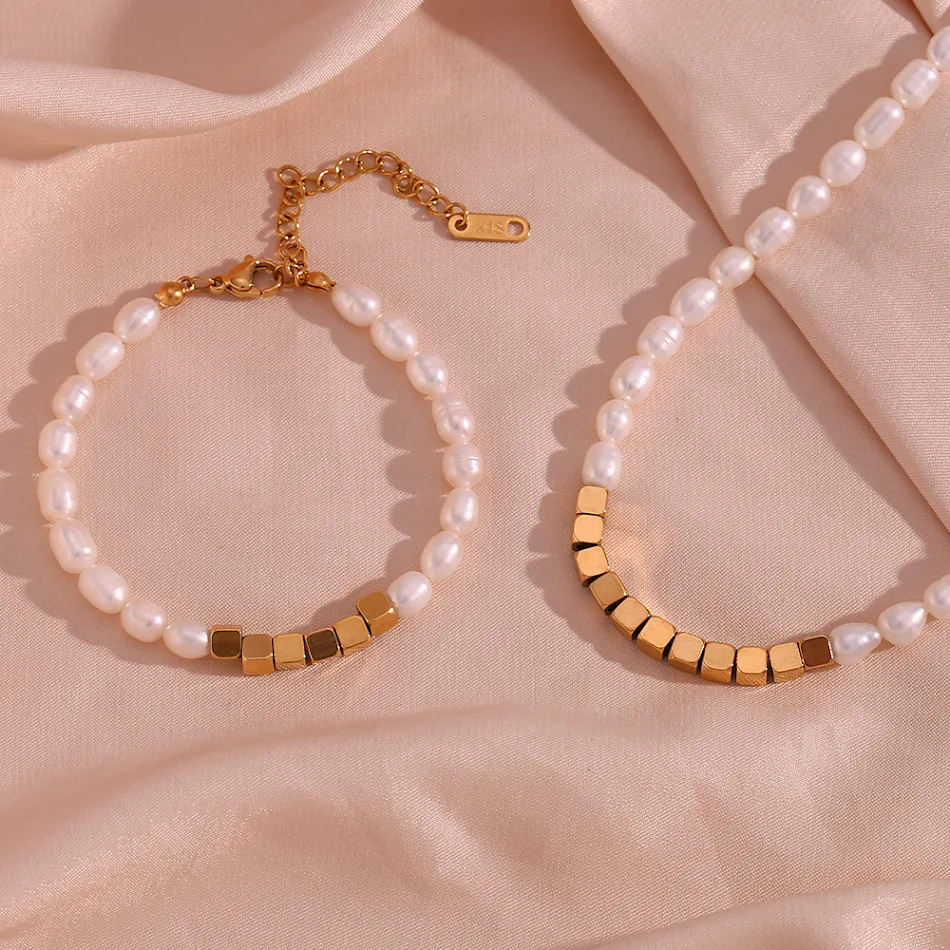 Bracelet perlé européen et américain tendance, perles d'eau douce, cubes en acier inoxydable, collier, style cool et tempérament chaud, pour femme