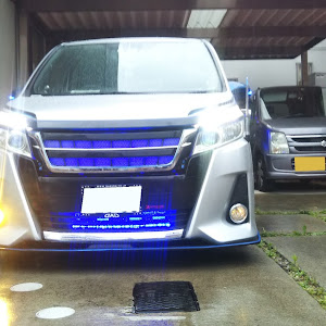 ノア ZRR80W