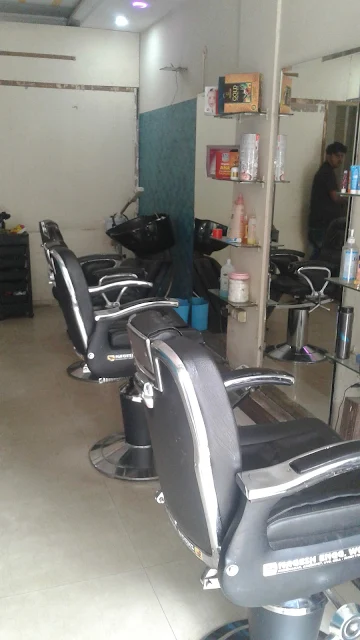 Model Hair Cutting Saloon photo 