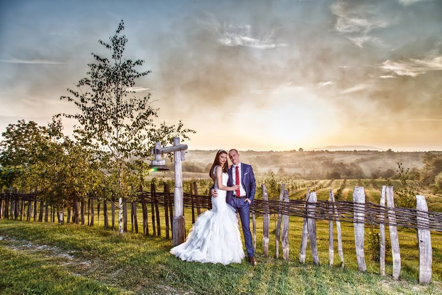 Fotógrafo de casamento Goran Jovicic (onestudio). Foto de 7 de abril 2016