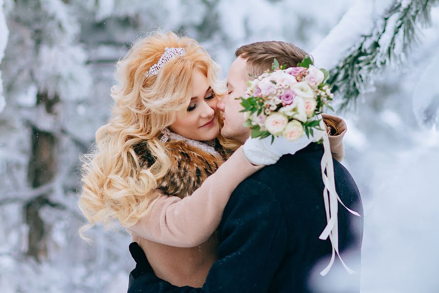 Fotógrafo de casamento Olga Mazlova (selegilin). Foto de 17 de fevereiro 2017