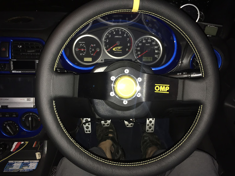 インプレッサ WRXのステアリング交換・OMPに関するカスタム事例の投稿画像3枚目