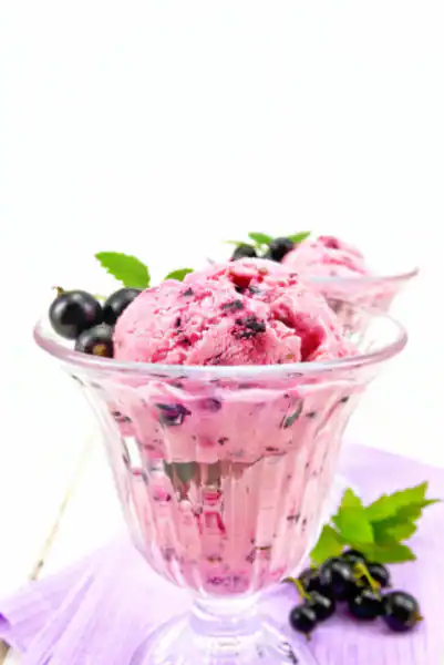 Blackcurrant & Strawberry Sundae