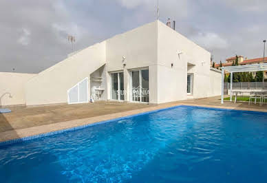 Villa avec piscine et terrasse 5