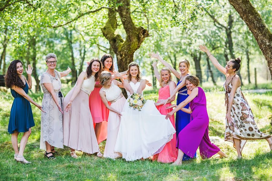 結婚式の写真家Iris Engen Skadal (irisengen)。2019 6月10日の写真