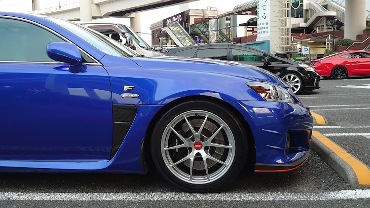 IS FのISF・カラーモールに関するカスタム事例の投稿画像2枚目