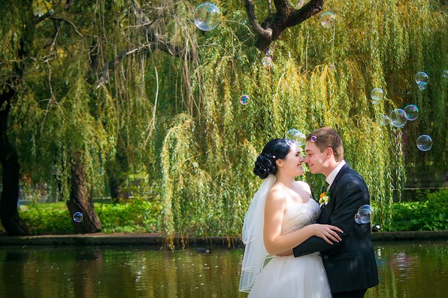 Fotógrafo de bodas Olesya Batura (olesyaz). Foto del 13 de julio 2014