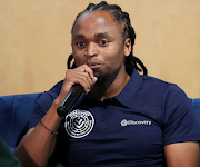 Former Kaizer Chiefs midfielder Siphiwe Tshabalala says other DStv Premiership clubs must learn from the all-conquering Mamelodi Sundowns.