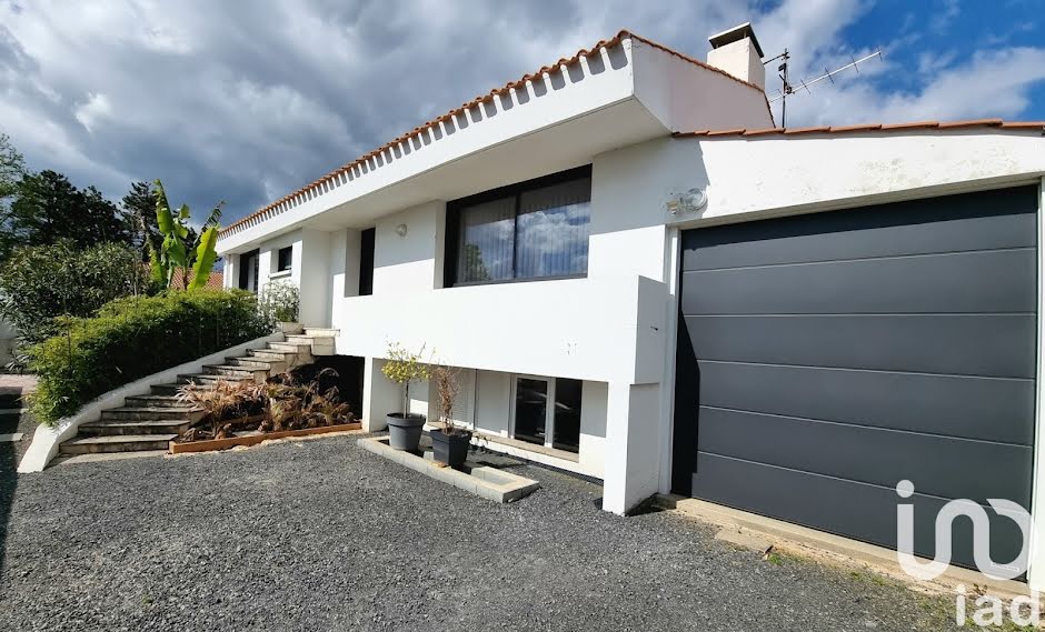 Vente maison 7 pièces 199 m² à Challans (85300), 432 000 €