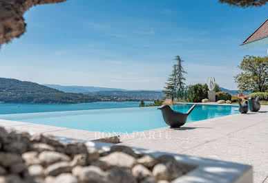 Villa avec piscine et terrasse 3