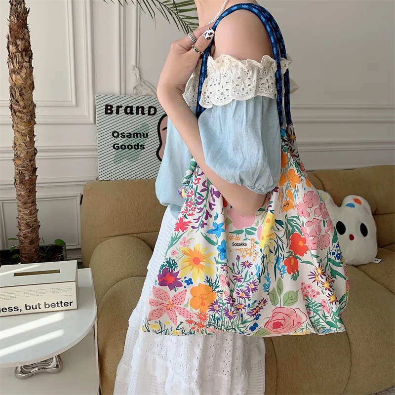 Summer large capacity shoulder bag, perfect for beach, travel, or everyday use, spacious and stylish, carry all your ess