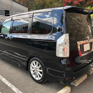 ヴォクシー ZRR70W