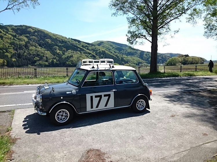 アルトの痛車・ローバーミニ・平日オフ会・マキノ高原・メタセコイア並木に関するカスタム事例の投稿画像9枚目