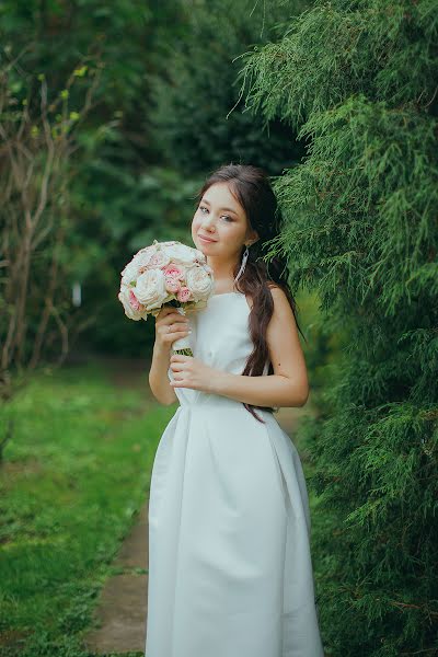 Fotografer pernikahan Elizaveta Kryuchkova (liza75757). Foto tanggal 20 Maret 2020