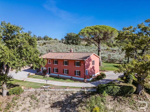 Farmhouse with pool 1