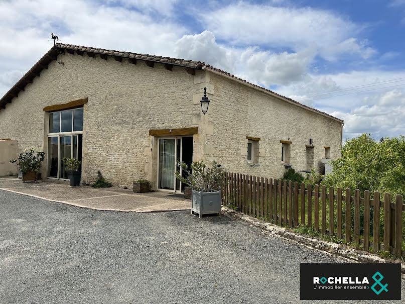 Vente maison 7 pièces 280 m² à La Foye-Monjault (79360), 483 000 €