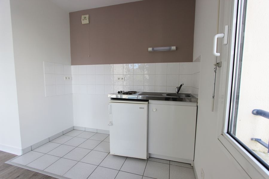 Location  appartement 1 pièce 22.45 m² à Quimper (29000), 330 €