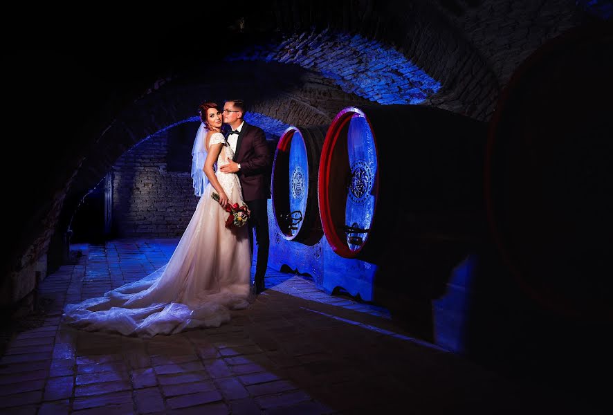 Fotografo di matrimoni Bita Corneliu (corneliu). Foto del 30 settembre 2019