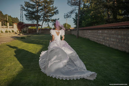 結婚式の写真家Simeon Uzunov (simeonuzunov)。5月11日の写真