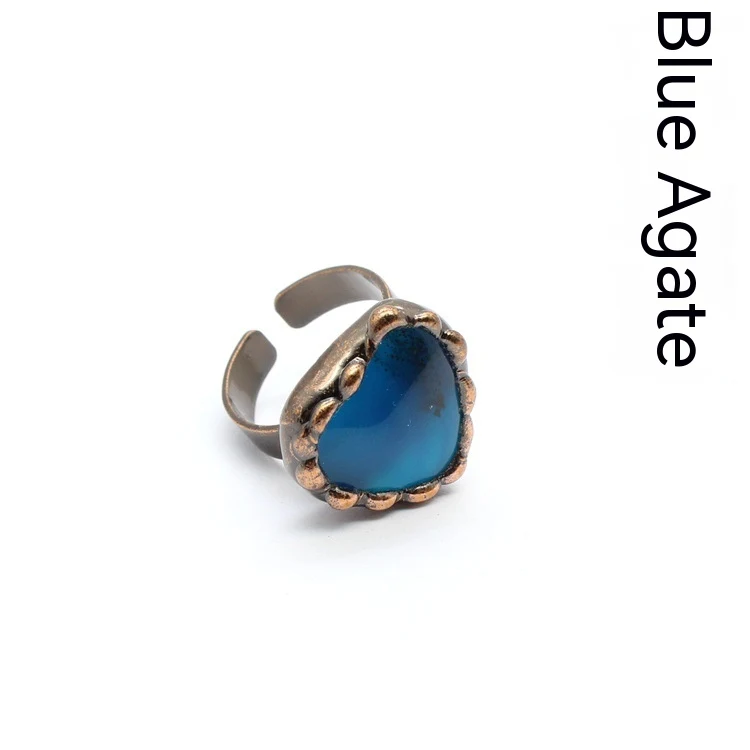 Retro Ruwe Steen Groene Fluoriet Ring Een unieke ring voor een boho-chique look. Versterk je stijl met deze opvallende groene fluoriet ring.