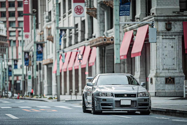 スカイライン GT-Rの桜と愛車・ドライブに関するカスタム事例の投稿画像1枚目
