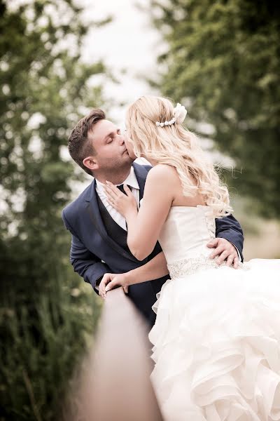 ช่างภาพงานแต่งงาน Áron Stemler (mangofoto) ภาพเมื่อ 27 พฤษภาคม 2021