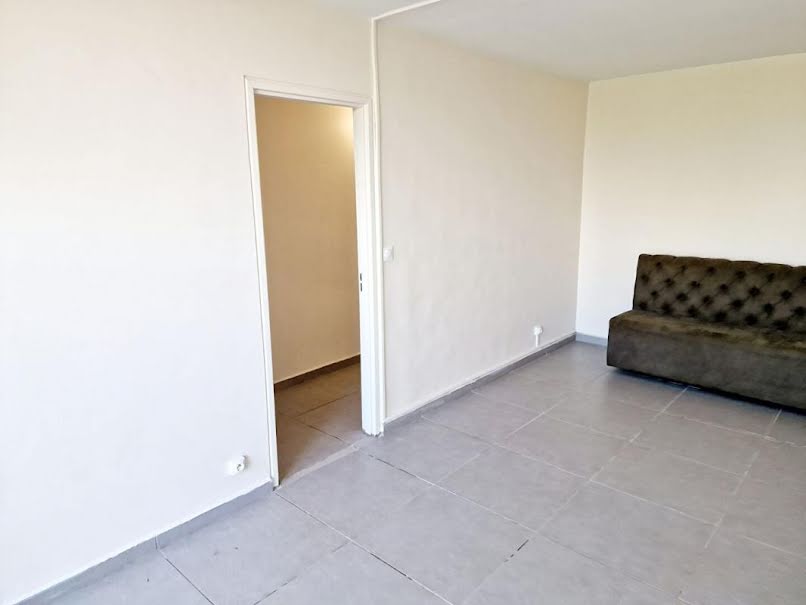 Vente appartement 4 pièces 71.65 m² à Pointe a pitre (97110), 117 700 €