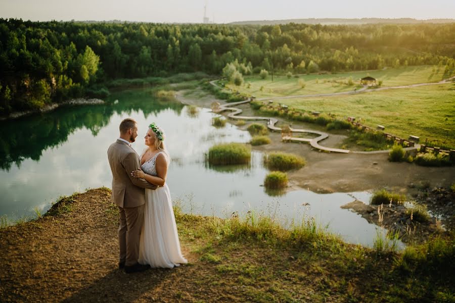 Fotógrafo de casamento Radosław Kozieł (tonyszczescia). Foto de 18 de agosto 2020