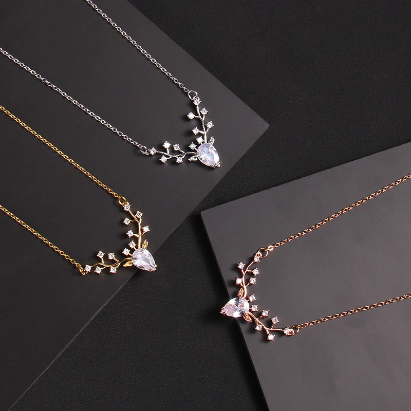 Collier avec pendentif en acier titane All The Way To Have You. Design spécial et intemporel. Un bijou polyvalent pour toutes les occasions.
