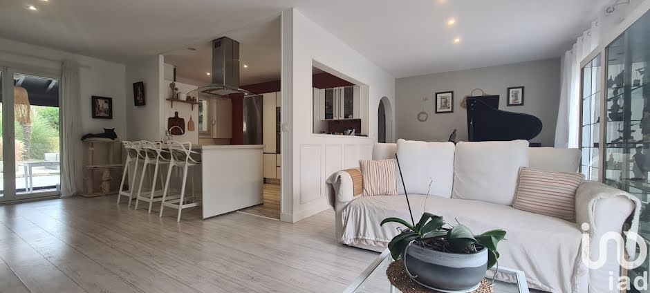 Vente maison 4 pièces 117 m² à Le Pian-Médoc (33290), 428 000 €