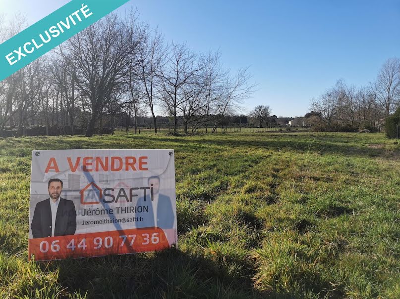 Vente terrain  1500 m² à Saint-Savin (33920), 46 000 €