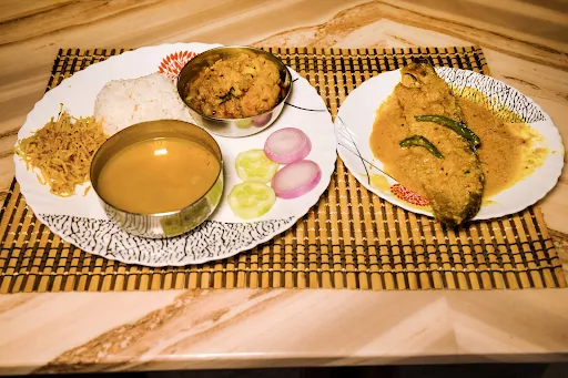 Pabda Macher Thali