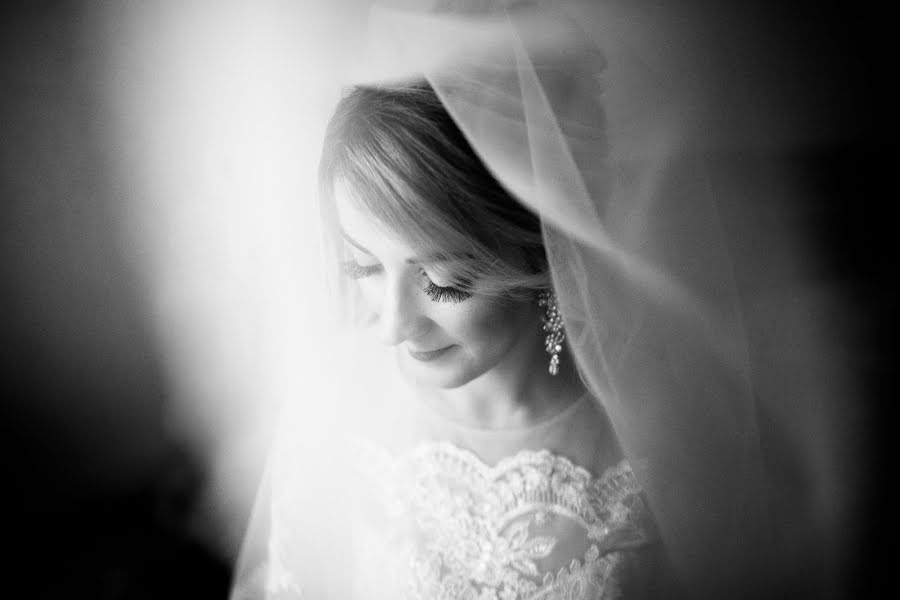 結婚式の写真家Olya Naumchuk (olganaumchuk)。2019 2月16日の写真