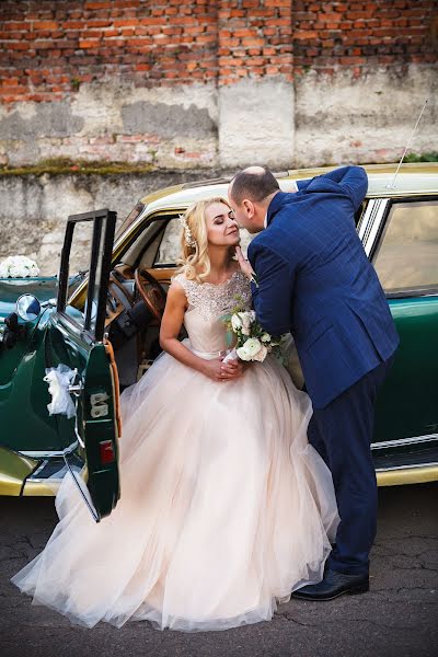 Fotógrafo de casamento Oksana Mikhalishin (oksamuhalushun). Foto de 13 de dezembro 2018