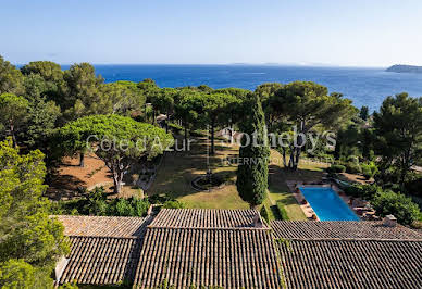 Maison avec piscine en bord de mer 3