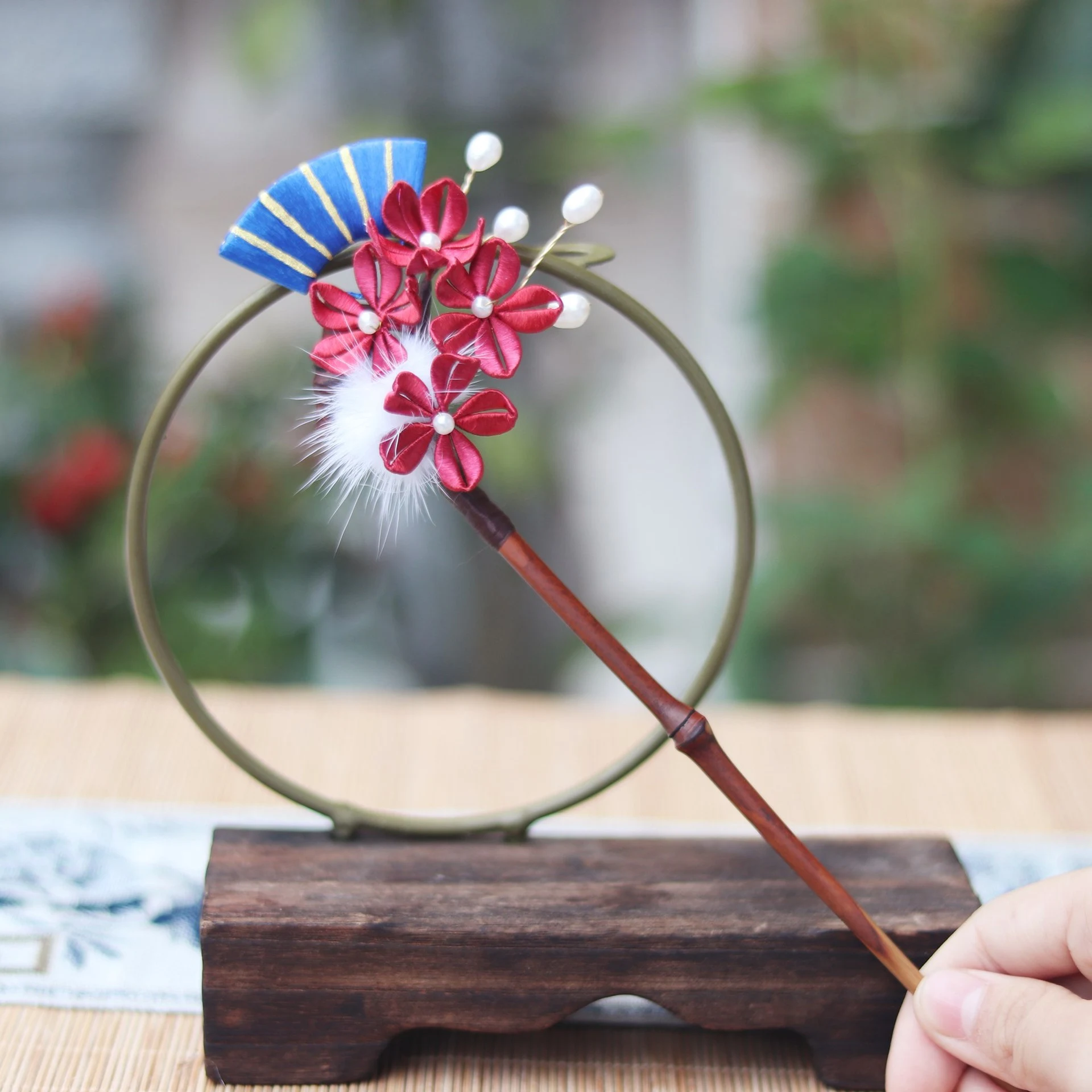 Title 5, Tangled Plum Blossom haarspeld Rising Bamboo Re...